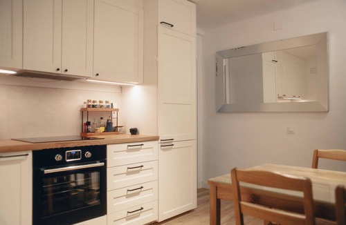 Cubelles Apartment | Centrally located, air-conditioned apartment on the beach
