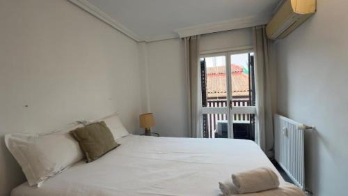 Barrio de La Latina Apartment | Centrally located and cosy in Madrid - Cava Baja