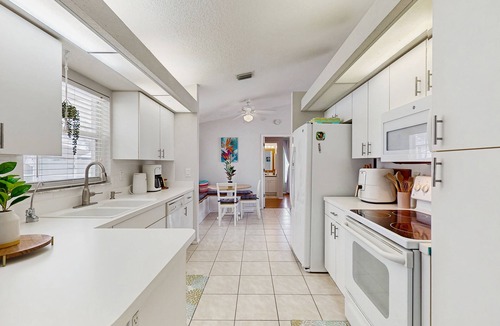 Trailer Estates House | Centrally located and dog friendly with heated pool, WIFI, pool table and WD