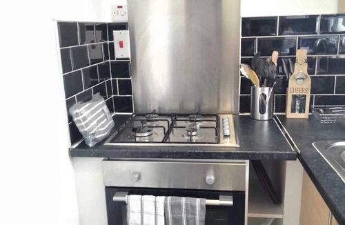 Penge Condo | Centrally Located Apartment