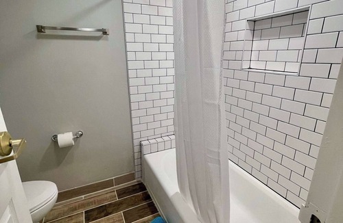 South Central Omaha Apartment | Centrally Located Apartment Near Aksarben Village!