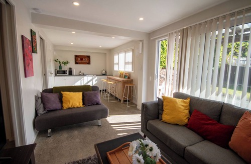 Kingsland Apartment | Centrally Located Auckland Flat!