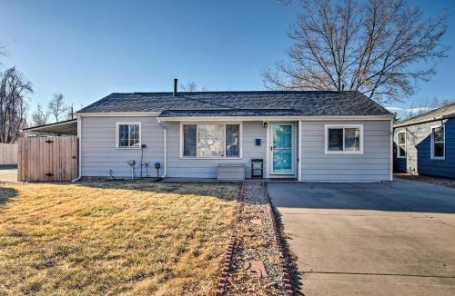 Delmar Parkway House | Centrally Located Aurora Home w/Covered Patio