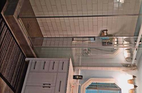 Moncton House | Centrally located