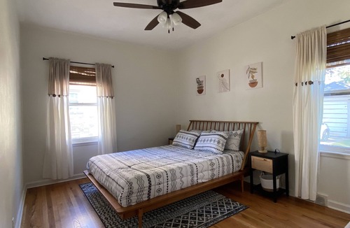 Lincoln House | Centrally Located Comfy beds 3Bds-2Bths