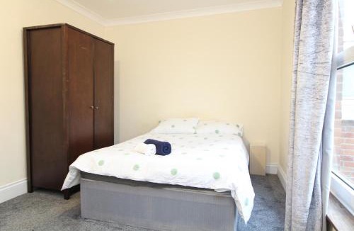 Shirley House | Centrally located double room