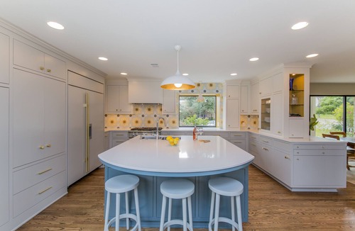 Barton Hills House | Centrally located - Downtown - Private Pool - 5 Bed/4 Bath