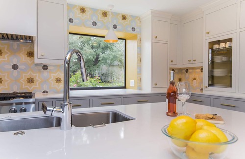 Barton Hills House | Centrally located - Downtown - Private Pool - 5 Bed/4 Bath