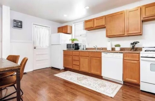Airport Township House | Centrally located duplex in vibrant St. Louis