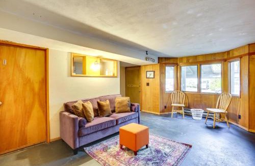 Amazon Apartment | Centrally Located Eugene Apt Less Than Half-Mi to UO!