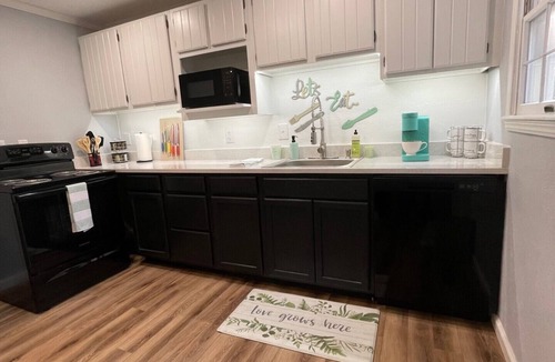 Tulsa House | Centrally located-EXPO Center/Pearl District/Downtown Bungalow-Chic & Cozy