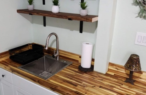 North San Antonio - SAT Apartment | Centrally Located Happy Haven