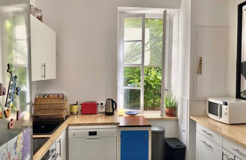 Dieulefit House | Centrally located house with garden