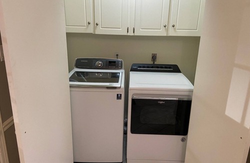 Cabot House | Centrally located in Cabot