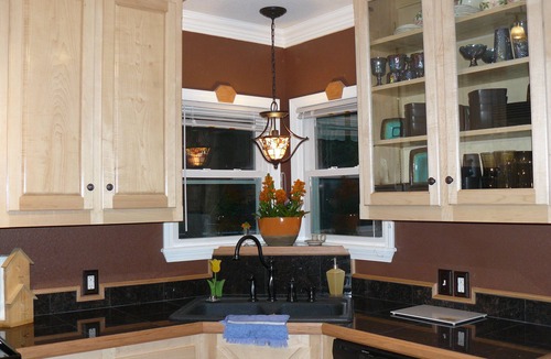 University House | Centrally Located In The Middle of Waco!