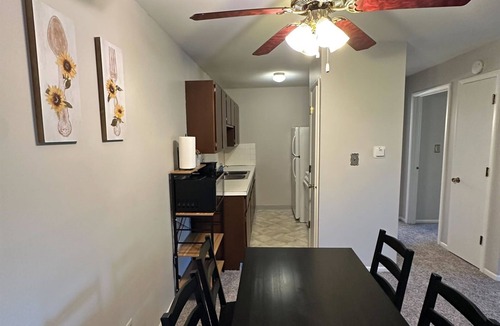 Bloomington Apartment | Centrally located Large one bedroom