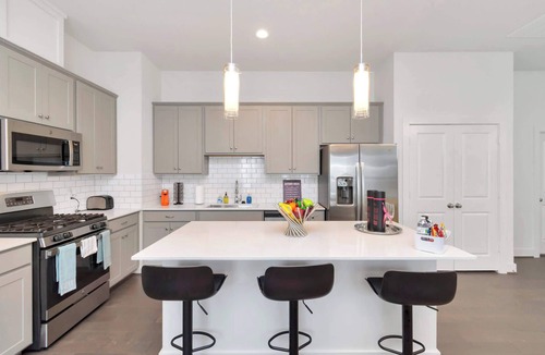 Riverside Terrace Condo | Centrally Located Luxury Townhome in Houston
