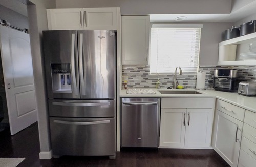 Bedford Condo | Centrally Located Luxury Condo