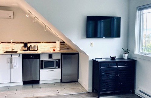 Lake Placid Apartment | Centrally Located Modern Studio With Gorgeous View