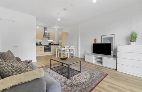 Wembley Central Apartment | Centrally Located - Modern - 2Bed - 2Bath Apartment