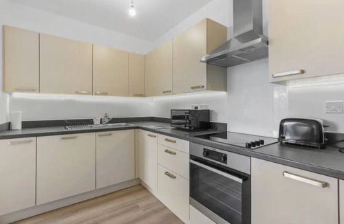 Wembley Central Apartment | Centrally Located - Modern - 2Bed - 2Bath Apartment