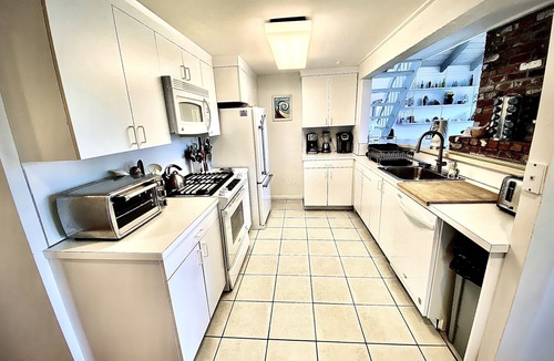 Summersea House | Centrally-Located New Seabury Waterfront: Last Summers Weeks!