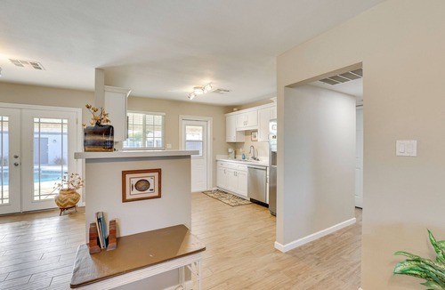 Paradise Valley Village House | Centrally Located Oasis 1 Mi to Shadow Mountain!