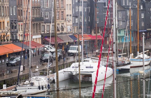 Honfleur Apartment | Centrally located, refurbished modern flat with views over the historic port