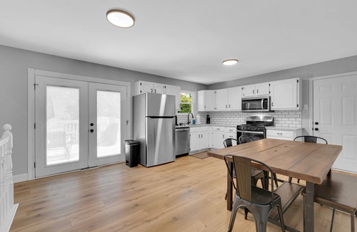 O'Fallon House | Centrally located, spacious 4 bdrm, on quiet Ct