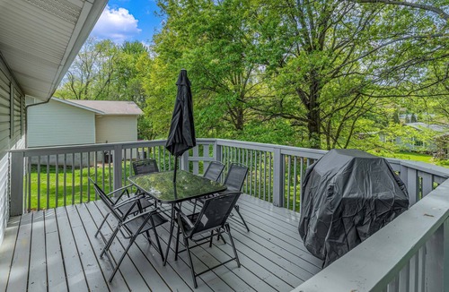 O'Fallon House | Centrally located, spacious 4 bdrm, on quiet Ct