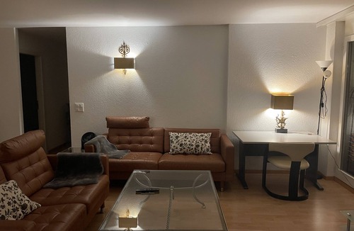 Hoengg Apartment | Centrally located, Spacious Modern Apartment