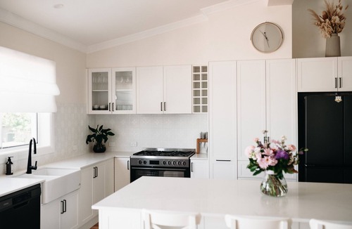 Parkes Cottage | Centrally Located Spacious & Luxurious Cottage