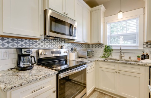 Eastside Promise Neighborhood Cottage | Centrally Located Stunning 3BR 2BA Near Downtown