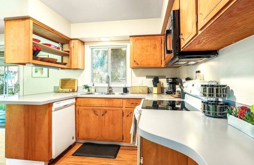 Bull Mountain House | Centrally Located Three Bedroom One Bath with Large Yard