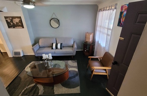 Brooklyn House | Centrally located townhome
