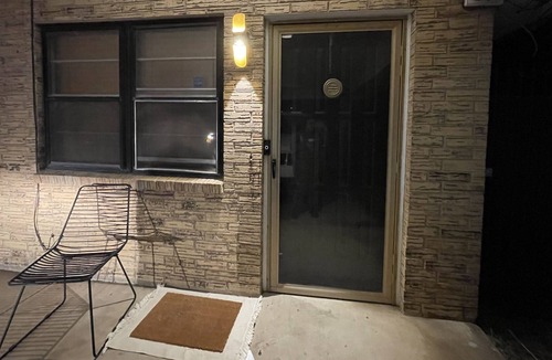 Hobbs House | Centrally located Townhome Casa De Zo