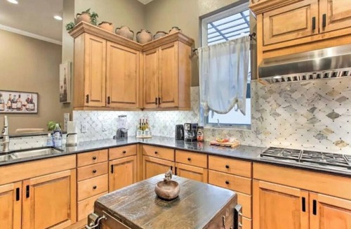 Addison House | Centrally Located Urban Townhome