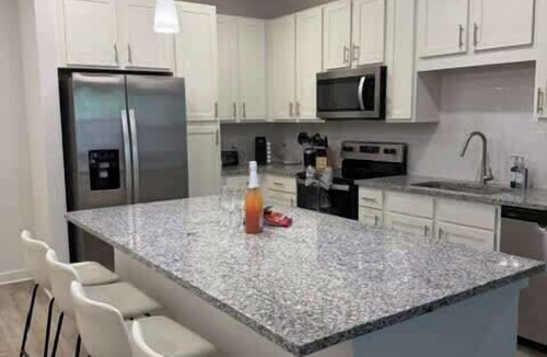 Golden Glades - The Woods Apartment | Centrally Located Luxury Apartment w/Pool & Fire Pit