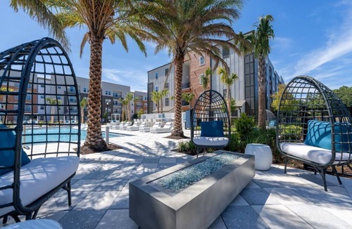 Golden Glades - The Woods Apartment | Centrally Located Luxury Apartment w/Pool & Fire Pit