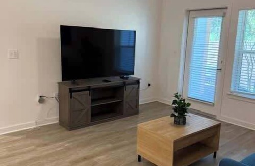 Golden Glades - The Woods Apartment | Centrally Located Luxury Apartment w/Pool & Fire Pit