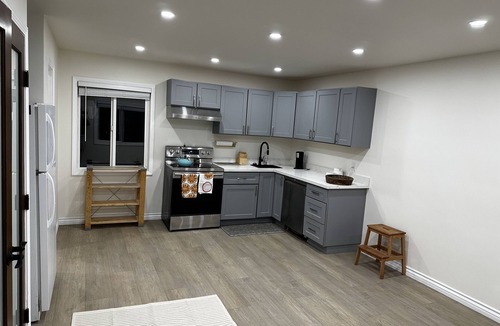 Wilshire Montana Apartment | Centrally located Santa Monica Studio