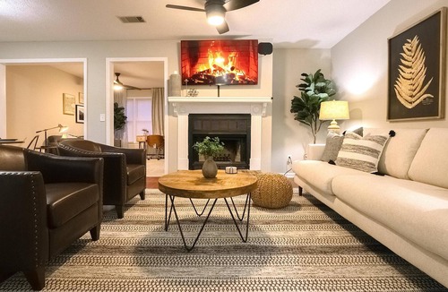 Warner Robins House | Centrally Located 3BR | Fast Wifi | Monthly Available