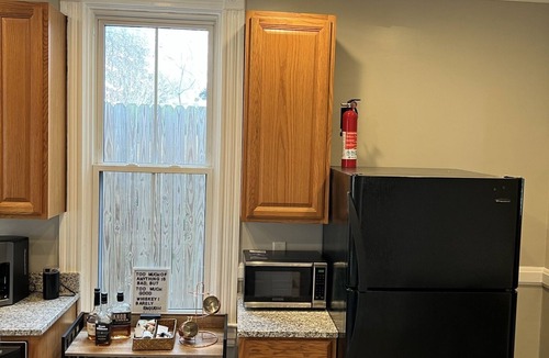 Deer Park House | Centrally located, very walkable to bars and restaurants. 7 minutes to Downtown!