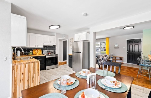 Shearer Hills - Ridgeview House | Centrally Located with Private Pool, King Beds, Game Room, BMT Grads, & Backyard