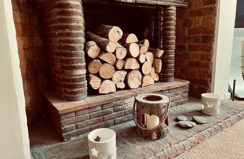 Stoborough Apartment | Centrally Located Wareham Accommodation