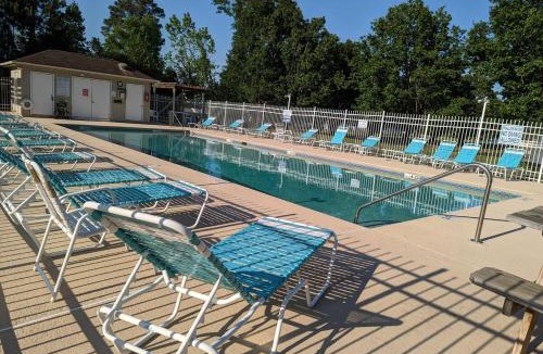 Surfside Beach Apartment | Centrally Located-Well Equipped Kitchen-Forest Views-Pools