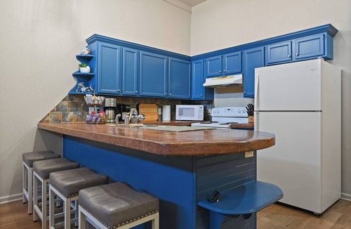 Lubbock House | Centrally Located with Strong Wi-Fi