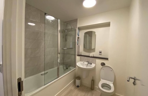 Central Milton Keynes Apartment | CentralMK-The Hub- 1 Bedroom Hall Kitchen Parking