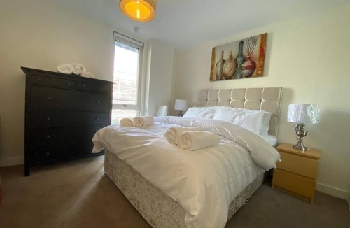 Central Milton Keynes Apartment | CentralMK-The Hub- 1 Bedroom Hall Kitchen Parking