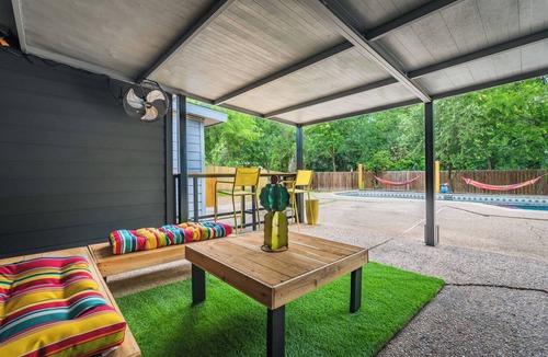 San Antonio House | CentralSA 4-bed 3-full bath house w/private heated-pool